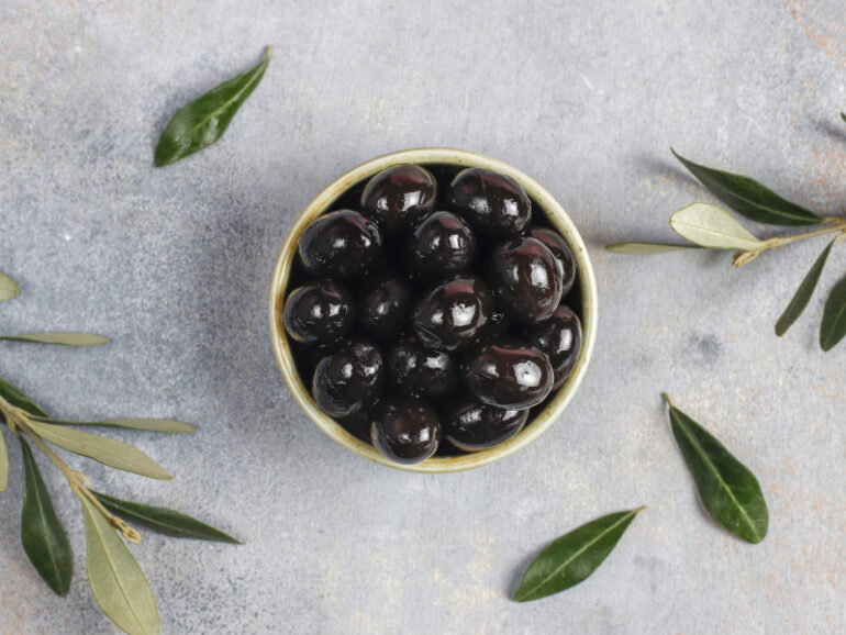 ¿Para qué sirven las aceitunas negras?