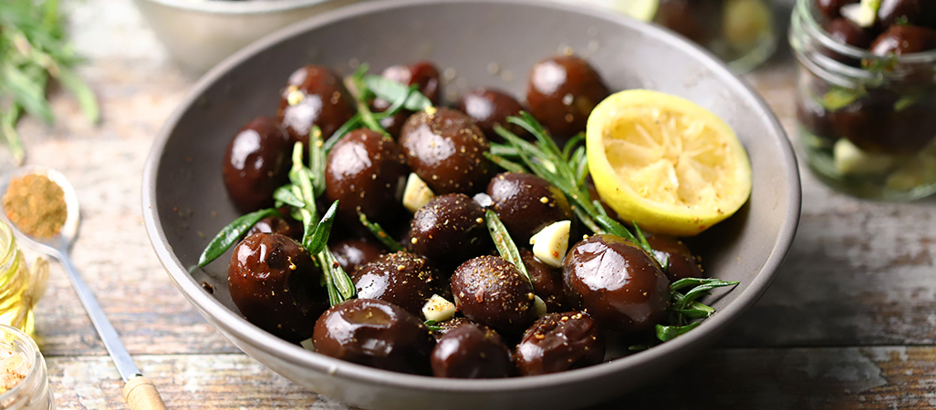 Aceitunas de kalamata con limón y chile