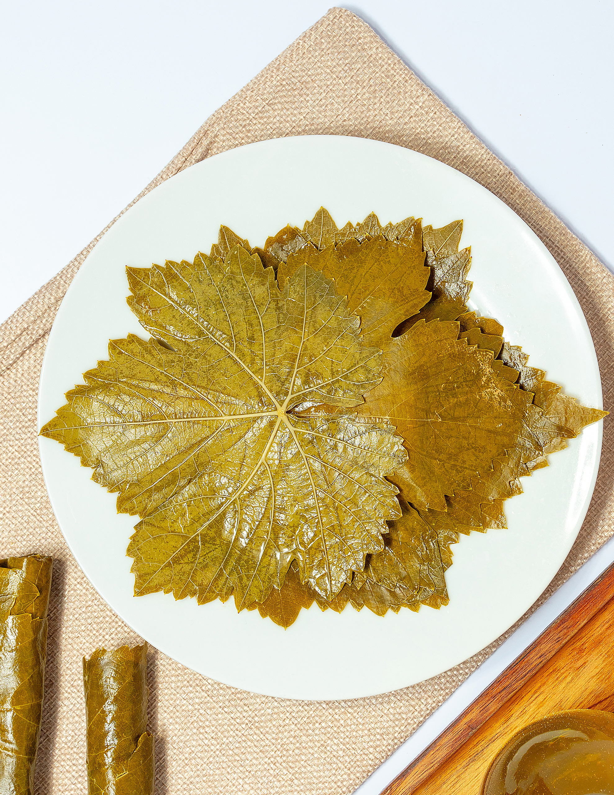 Hoja de parra en salmuera